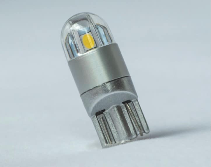 What are the benefits of using W5W bulbs
