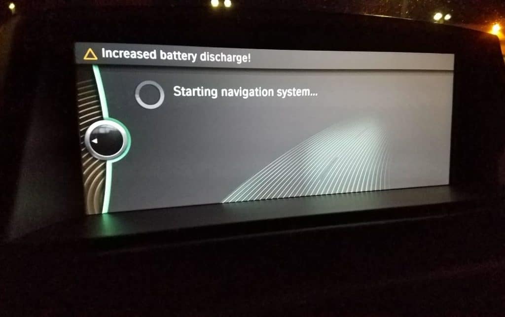 What is a battery discharge warning BMW