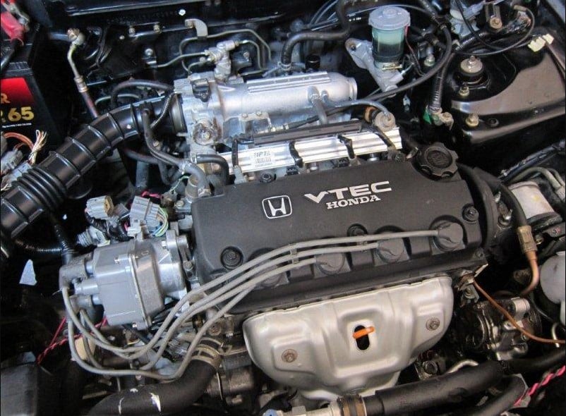 What are the benefits of the Honda D16Z6 Engine