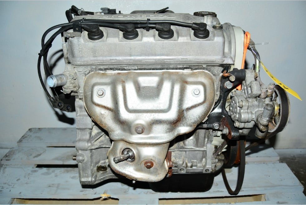 What are the features of the Honda D16Y7 engine