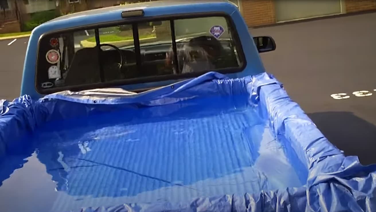 how to make a truck bed swimming pool