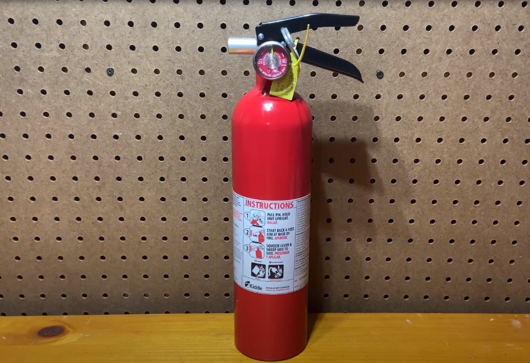 Ideal Fire Extinguisher for Automobiles