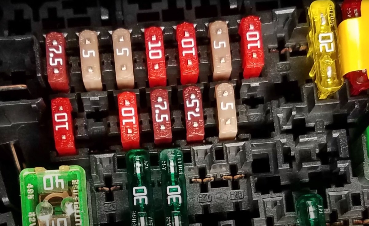 How Long Does Car Battery Last with Radio On? 2024 Insights
