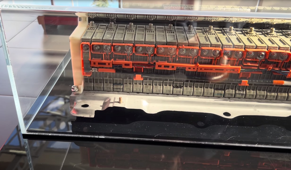 How Long Does a Toyota Hybrid Battery Last? 2025 Facts